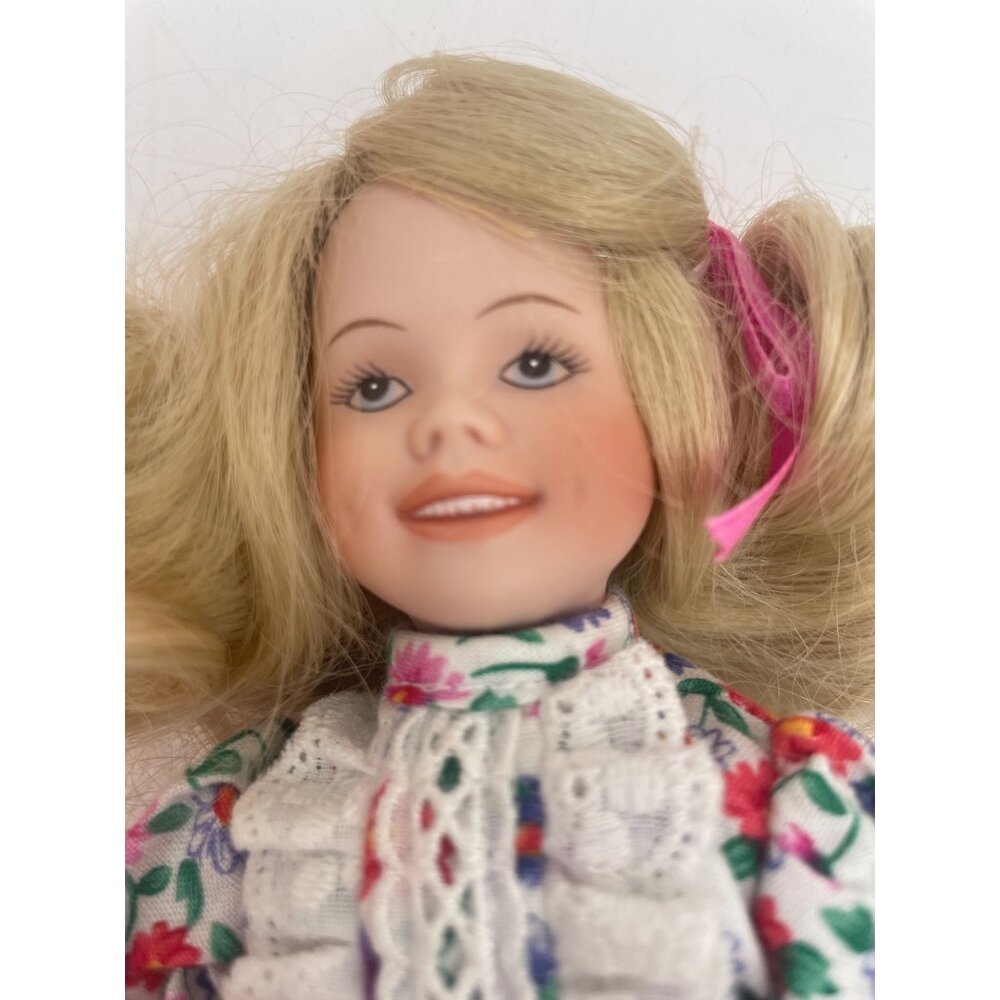 Goebel Porcelain Doll By Bette Ball Doll Club Exclusive With Floral Dress & Acce